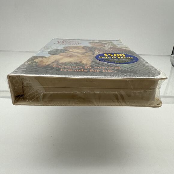 Far From Home: The Adventures of Yellow Dog (VHS, 1995) NEW SEALED Clam Shell - Picture 12 of 12